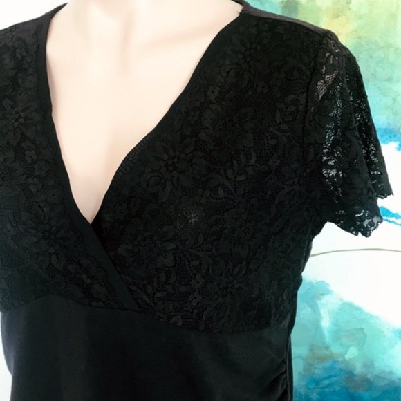 🛍 2 for $25! 🛍 Emma James - Black Lace Accent V-Neck Top - Picture 7 of 12
